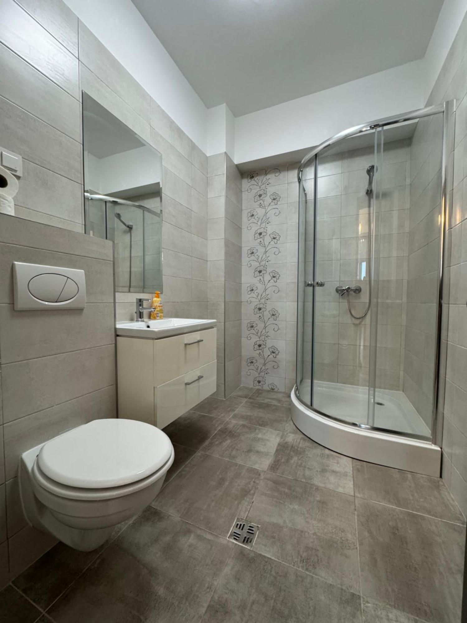 Nice Home For Your Family Ясси Екстер'єр фото